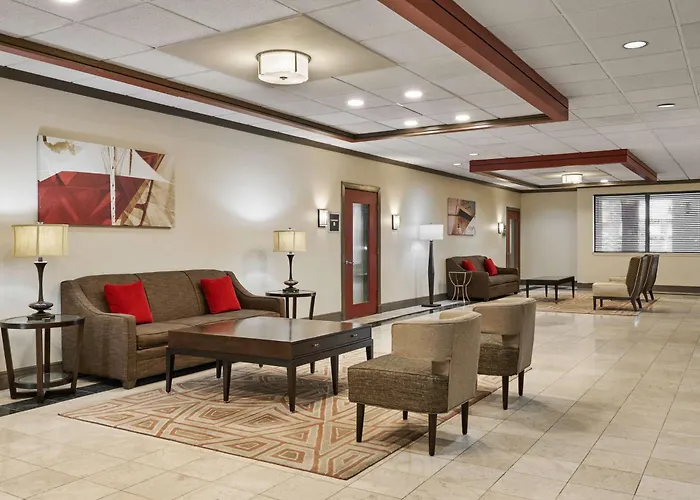 3 star hotel: Best Western Plus Milwaukee Airport Hotel & Conference Center