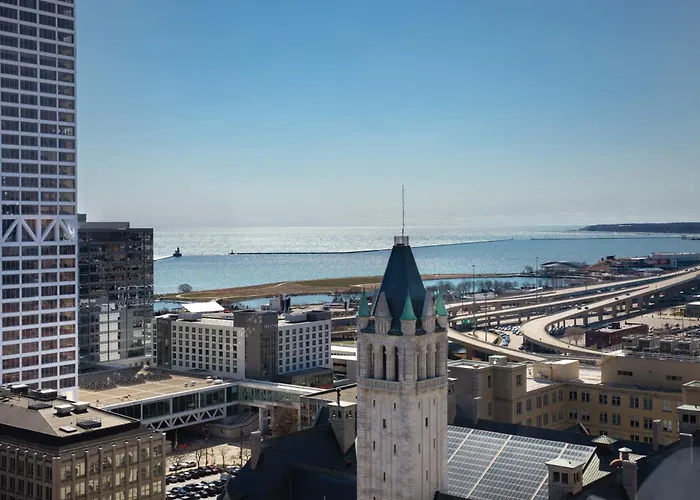 Pet Friendly hotel: The Pfister Hotel